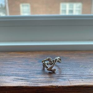 925 Sterling Silver Hug Ring (Size 6)
